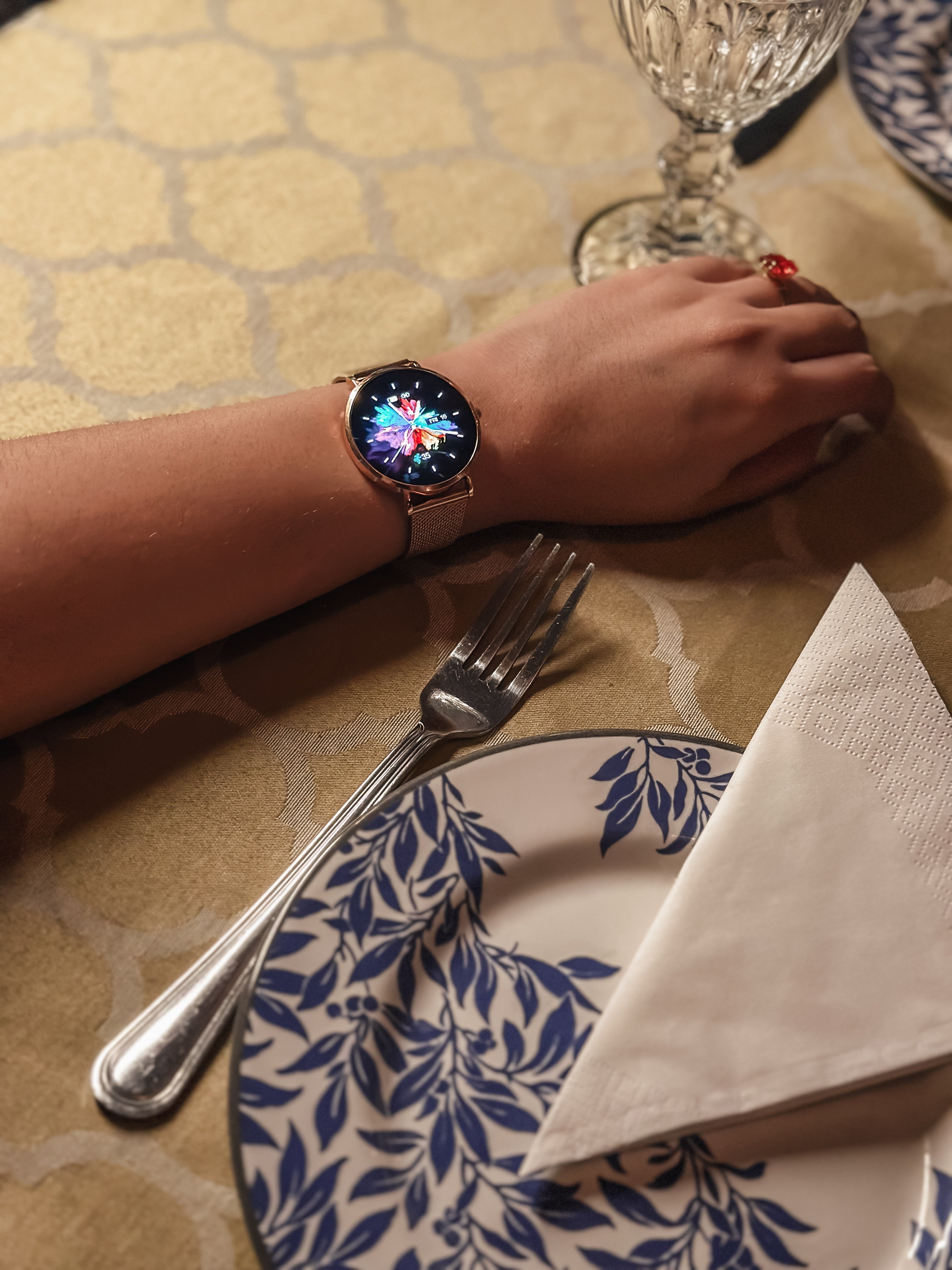 Smartwatch ROYALS CLASSIC: Elegância Inigualável com Tela AMOLED Deslumbrante e Proteção Gorilla Glass