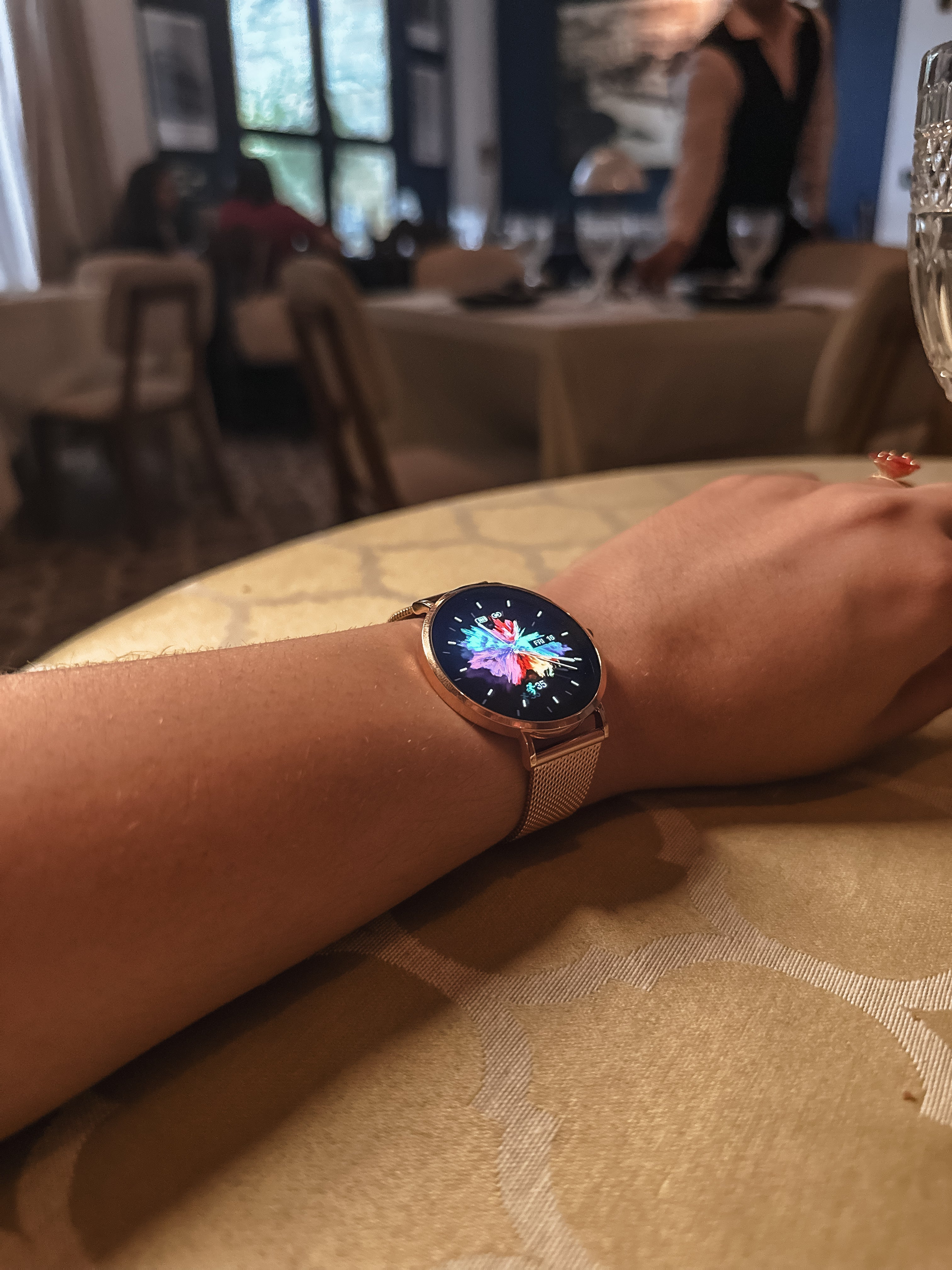 Smartwatch ROYALS CLASSIC: Elegância Inigualável com Tela AMOLED Deslumbrante e Proteção Gorilla Glass