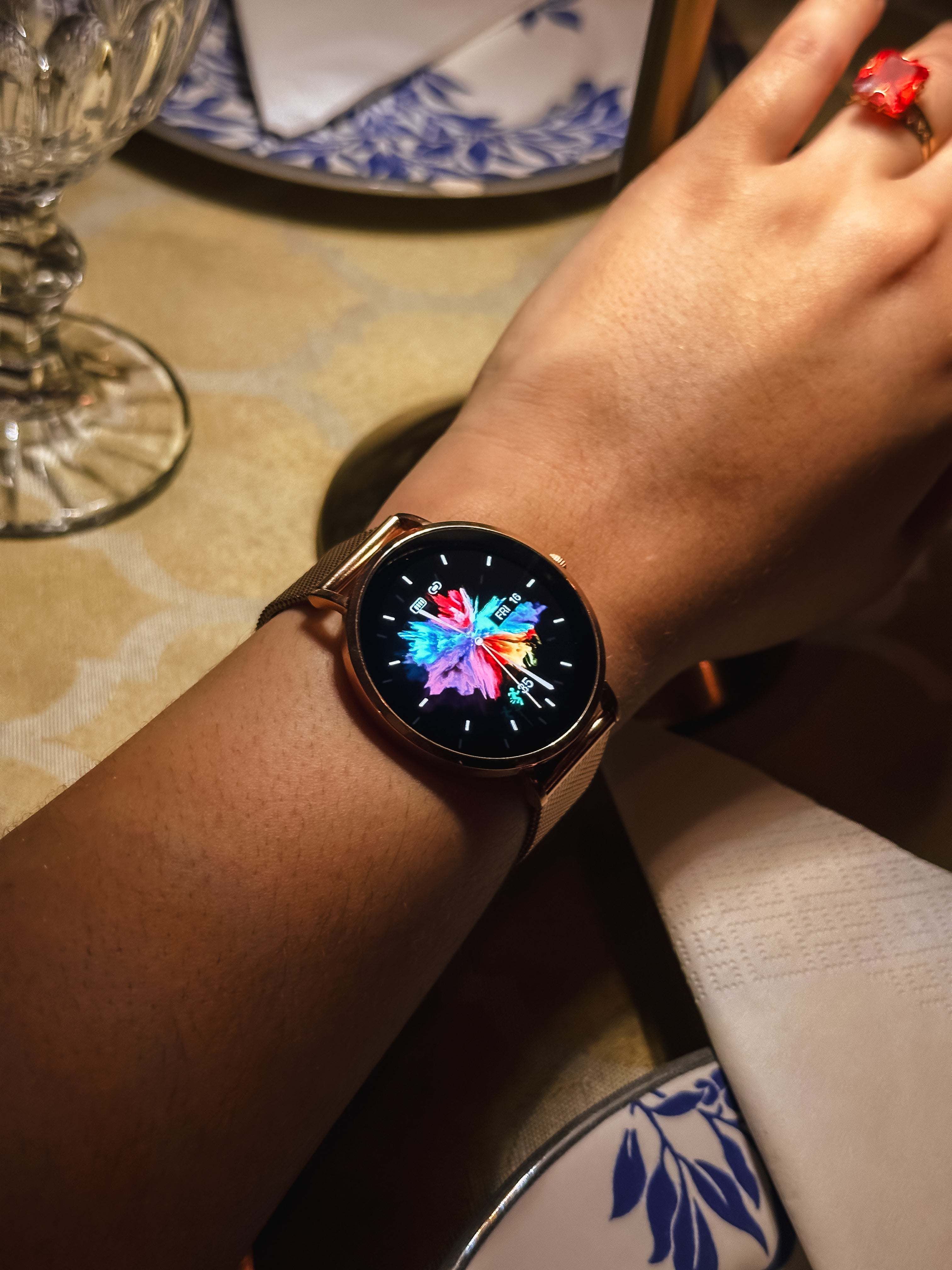 Smartwatch ROYALS CLASSIC: Elegância Inigualável com Tela AMOLED Deslumbrante e Proteção Gorilla Glass