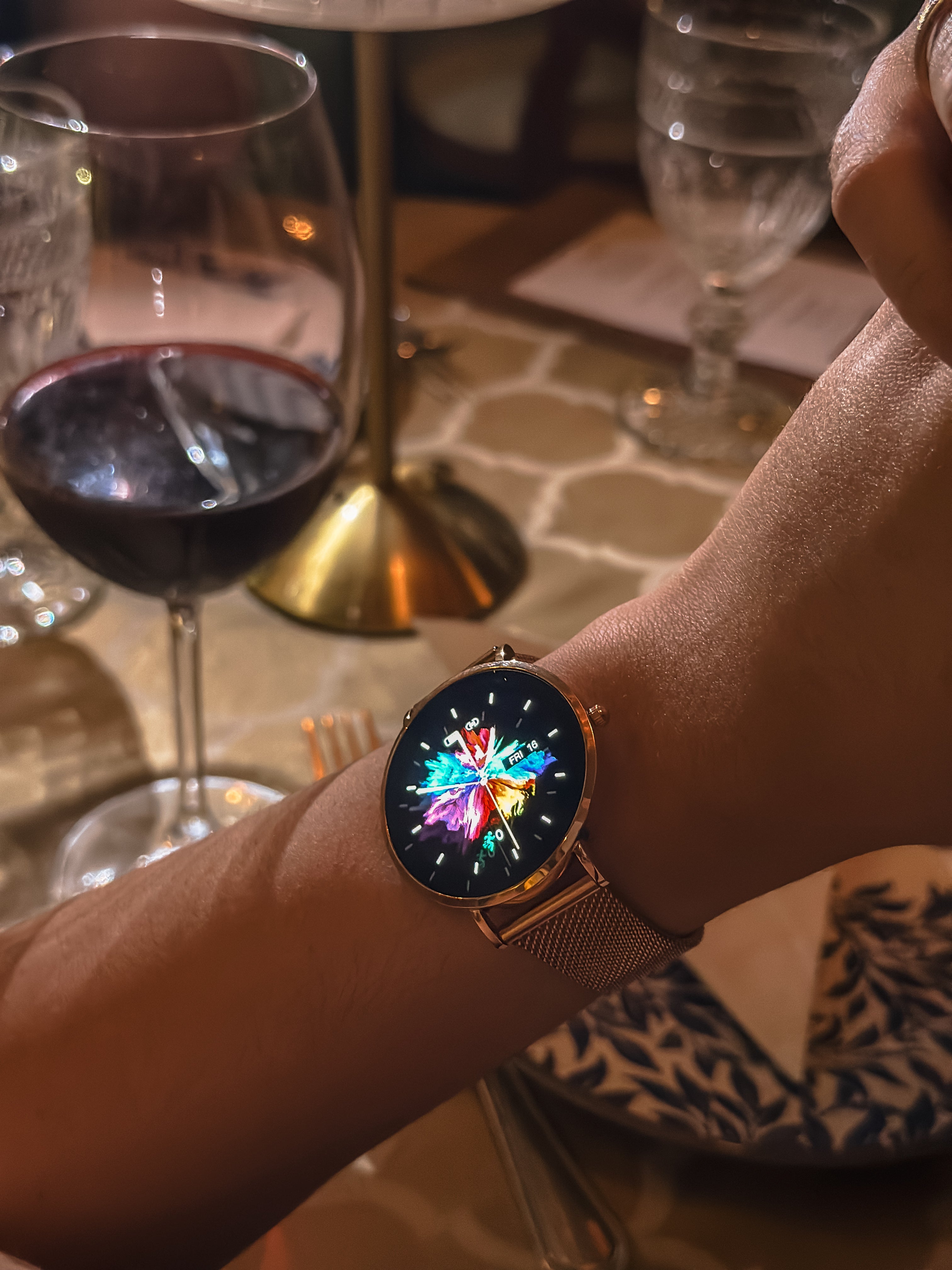 Smartwatch ROYALS CLASSIC: Elegância Inigualável com Tela AMOLED Deslumbrante e Proteção Gorilla Glass